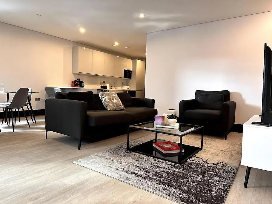 The Glamour Of Shoreditch London Apartment